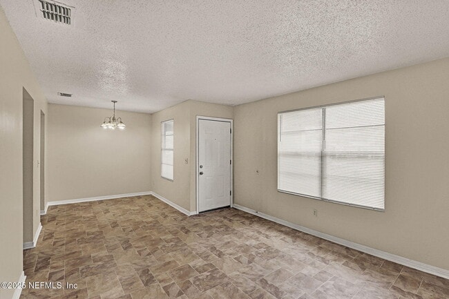 Photo - 475 Crabapple Ct Unidad C