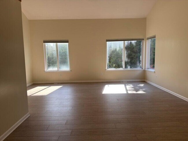 Photo - 1929 Harley Dr