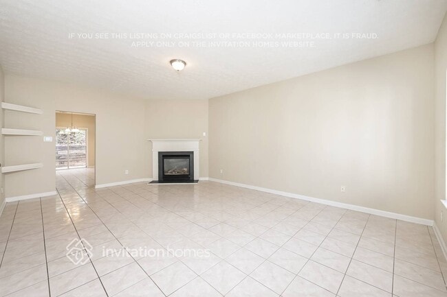 Photo - 256 Springbottom Dr SE