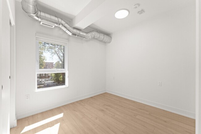 Photo - 47 Wellington St Unit 103