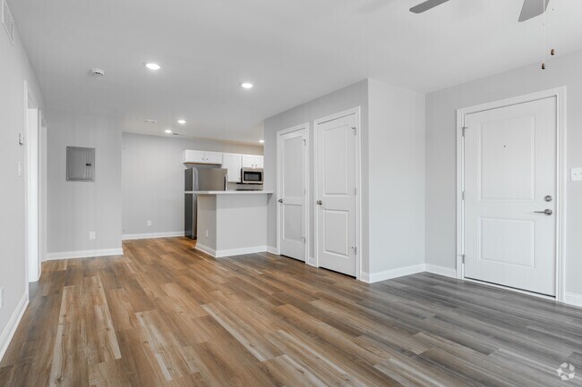 1BR, 1BA - 840SF - Living Room
