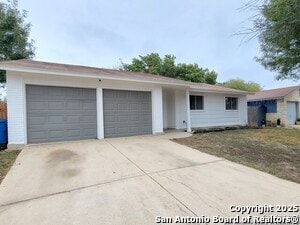 Building Photo - 9515 Valley Dale St