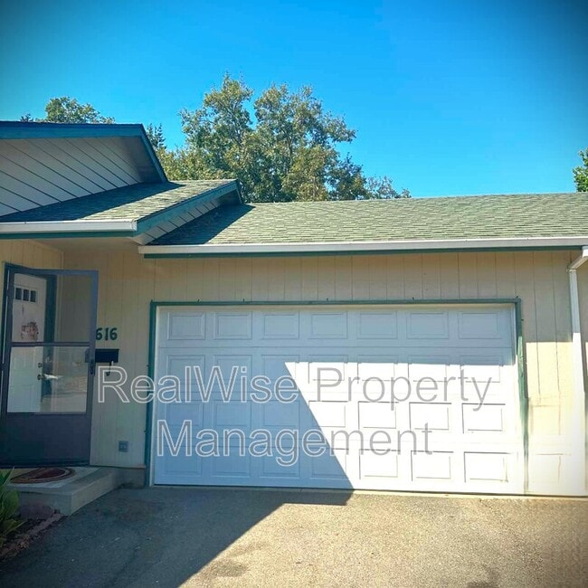 Photo - 1616 SW K St