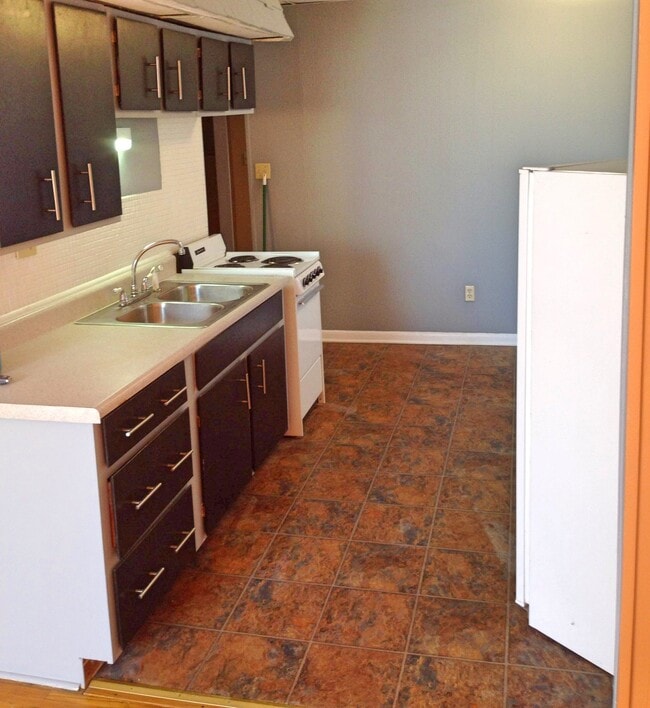 Photo - 2586 East Ave Unit 2586