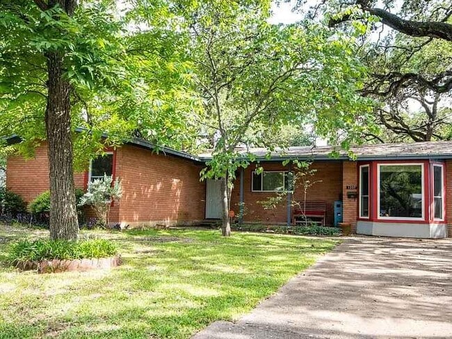 Building Photo - 1207 Fieldcrest Dr