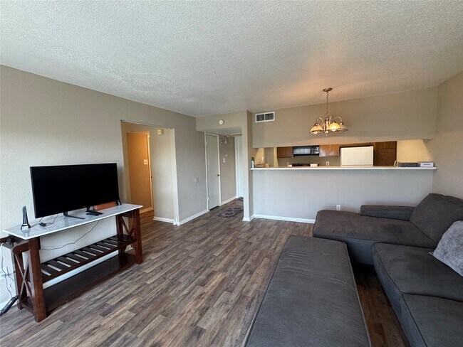 Photo - 2824 S Bartell Dr Unit 32