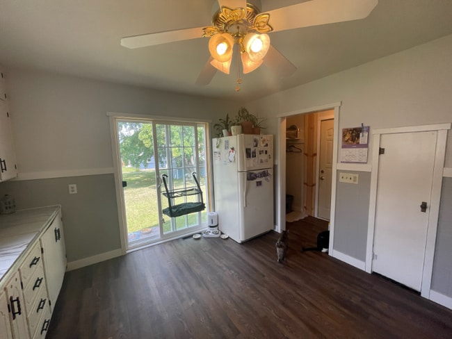 Photo - 440 SW 4th St