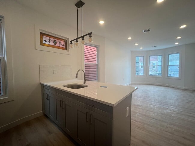 Photo - 13 Bartholdi Ave Unit 2