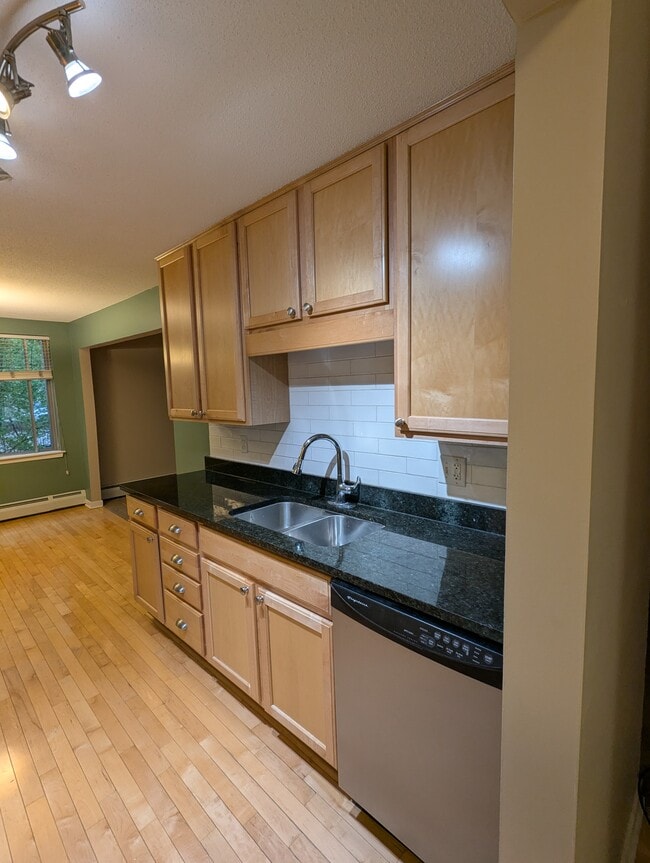 Photo - 1770 Bryant Ave S Unit 202