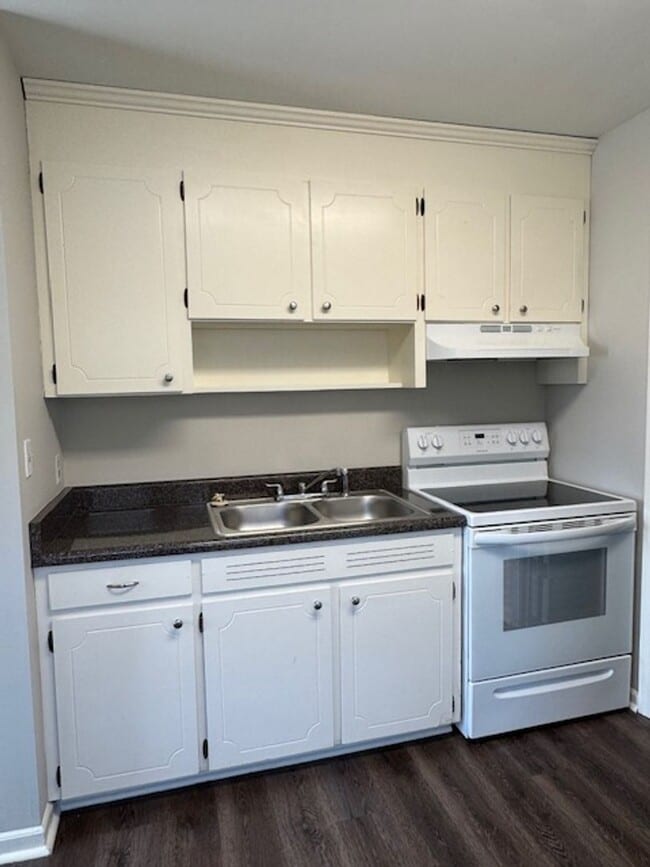 Photo - Tri-Plex - in Downtown Greer - 1 bedroom, ...