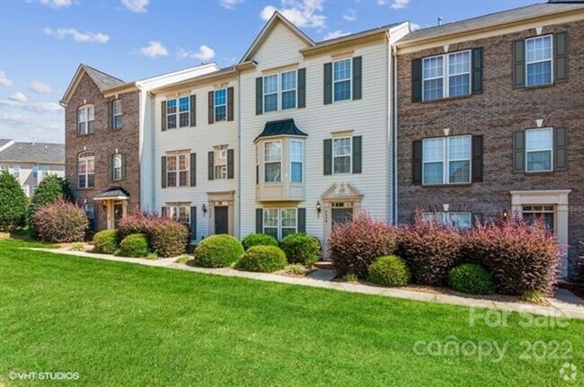 Building Photo - Ayrsley townhome living