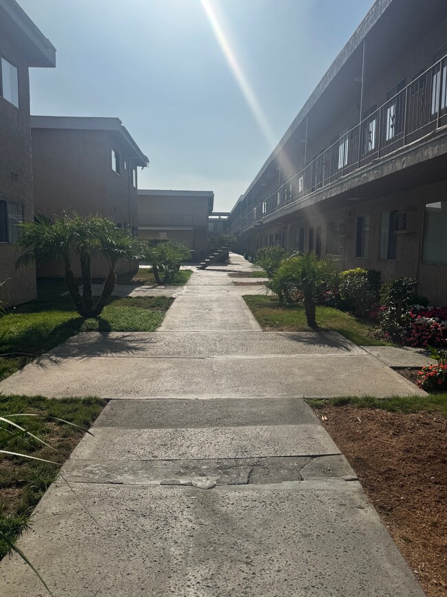 Studio Pointe Apartments