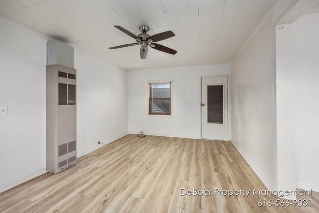 Photo - 1621 Lakeshore Dr