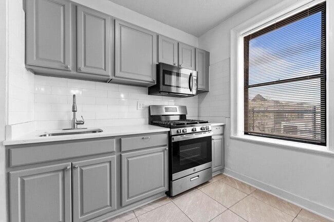 Building Photo - 275 Harrison Ave Unit B2 Rental