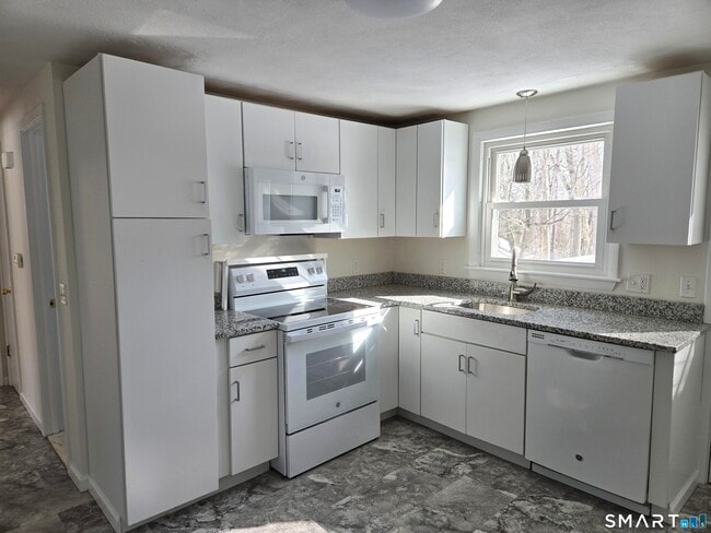 Photo - 86 Clinton St