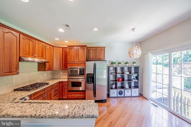 Photo - 2392 S Whittmore St