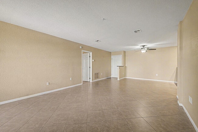 Photo - 4200 N Miller Rd Unidad 408