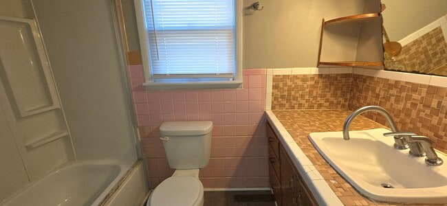 Photo - 4 Bedroom 2 Bathroom! $1195!