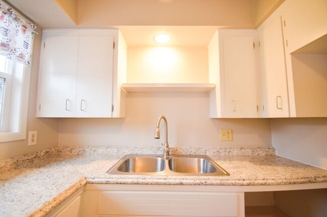 3129-3133 19 - 3129-3133 19 Apartment Unit 3129