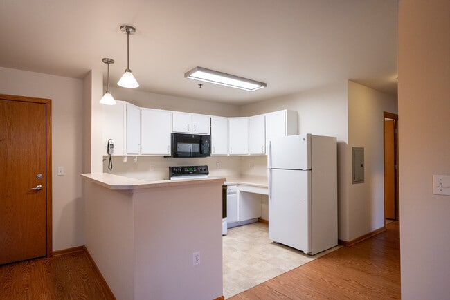 Photo - Washington Court Apartments