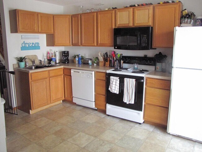 Photo - Convenient Location  *2Bed/1.5Bth plus Loft* Townhome in Apple Valley. Avail Sept. 1