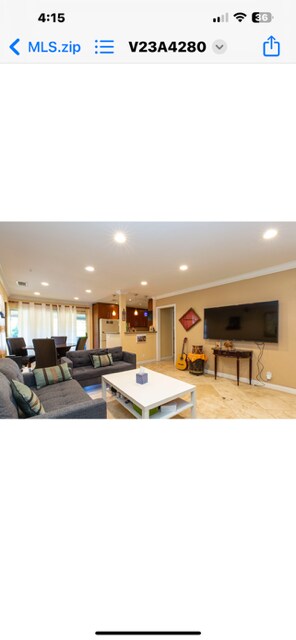 Building Photo - 7766 N Glenoaks Blvd Rental