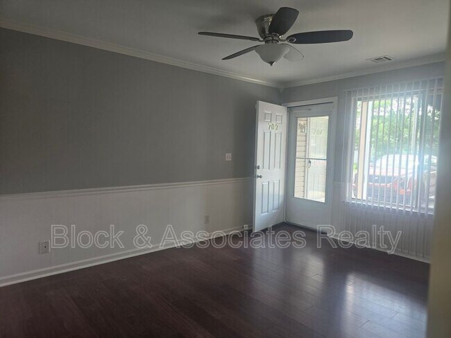 Photo - 702 Westbrook Ct