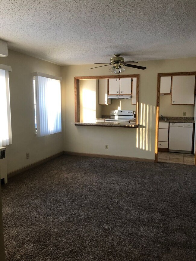 905 Kilian Blvd SE Unit 6