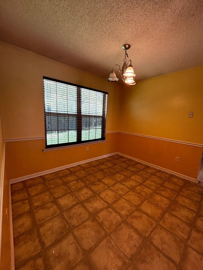 Photo - 504 Bedford Ct