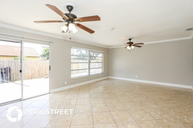 Photo - 9611 Johnson St