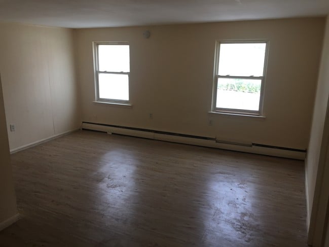 Photo - Marshall Gardens Apartments