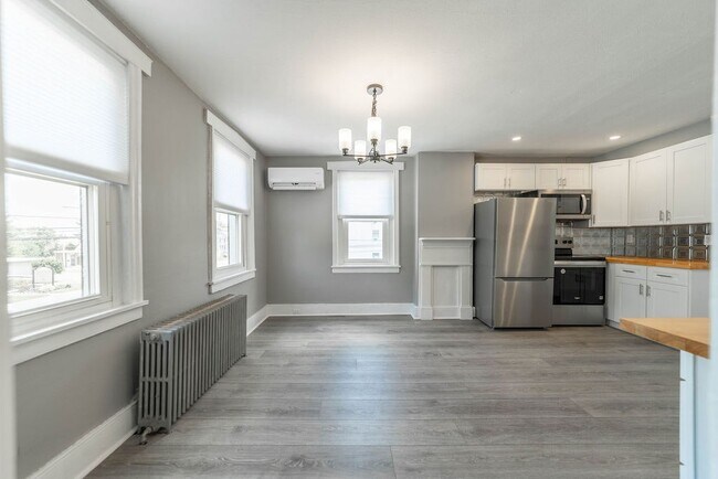 Photo - 396 W Main St