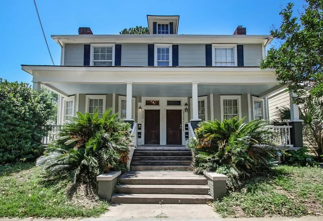 Photo - 315 E 38th St Townhome