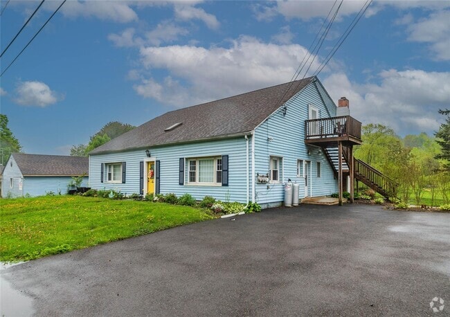 Building Photo - 45 Hampton Rd Rental