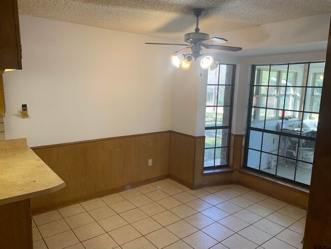 Photo - 23077 3 Points Dr