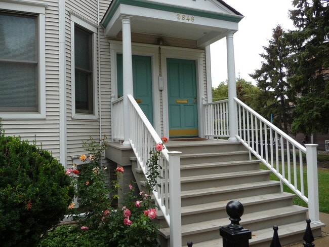 Building Photo - 2648 N Greenview Ave Unit APT 2