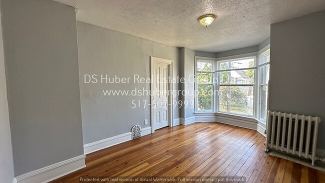 Photo - 533.5 Seymour Ave