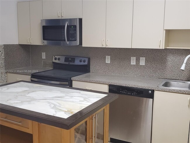 Photo - 8451 NW 138th St