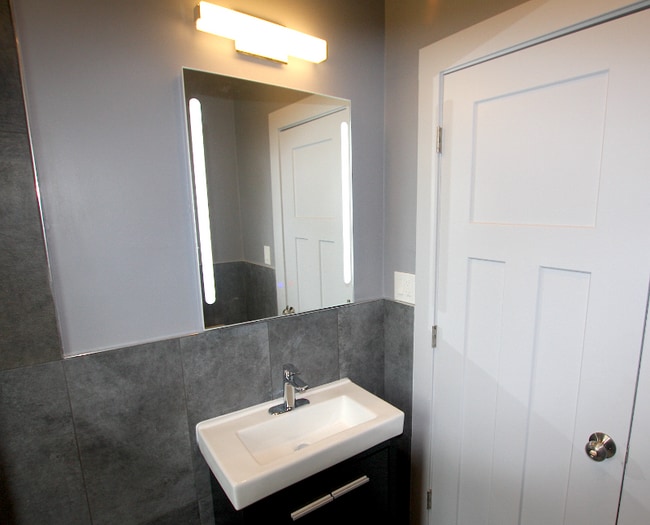 Photo - 4422 Maxwell St