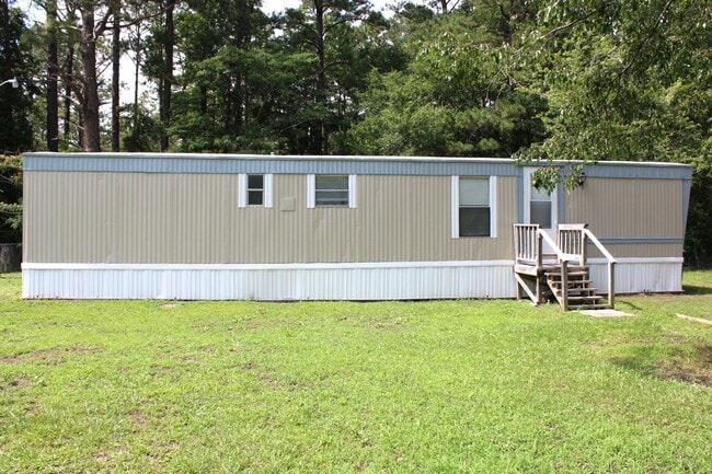 Building Photo - Peaceful Living in Havelock