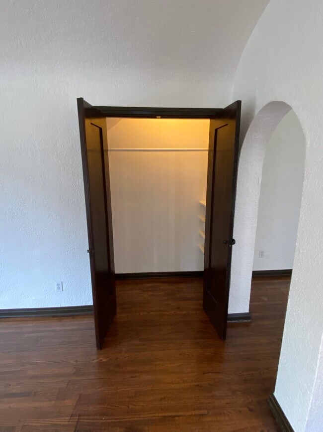 DINING ROOM WALK IN CLOSET - 2570 N Beachwood Dr Unit 2