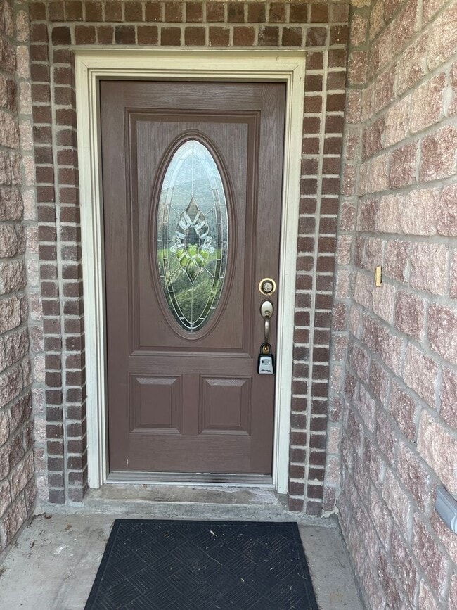 Building Photo - Large 3/2 Kingsville