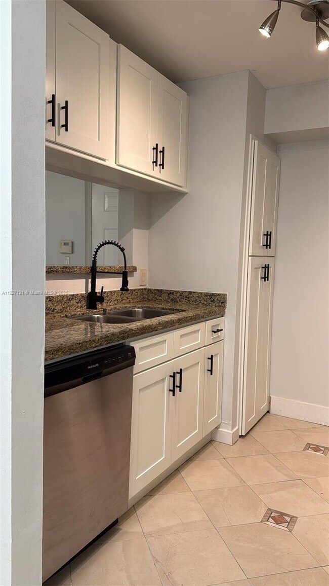 Photo - 12148 St.Andrews Pl Unidad 104