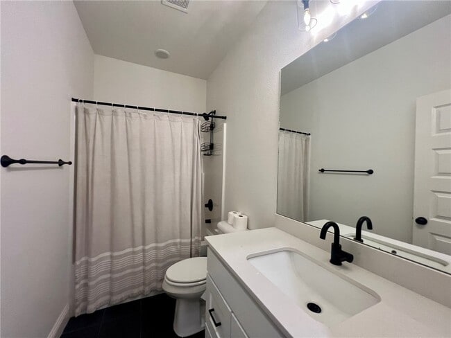 Photo - 3006 S 14th Pl