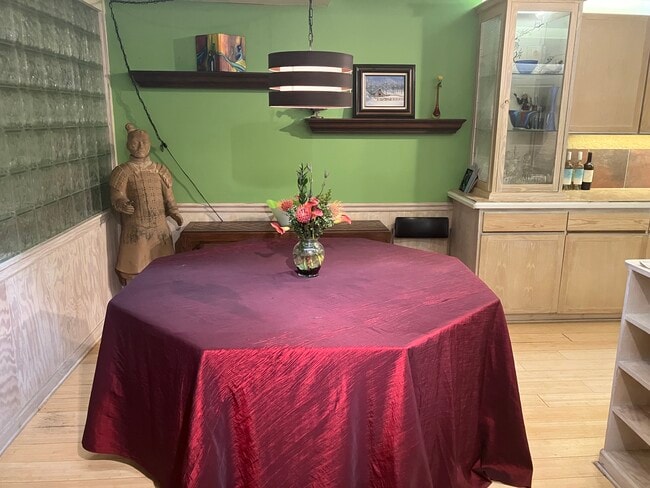 Building Photo - 2201 W Cortez St Unit Garden