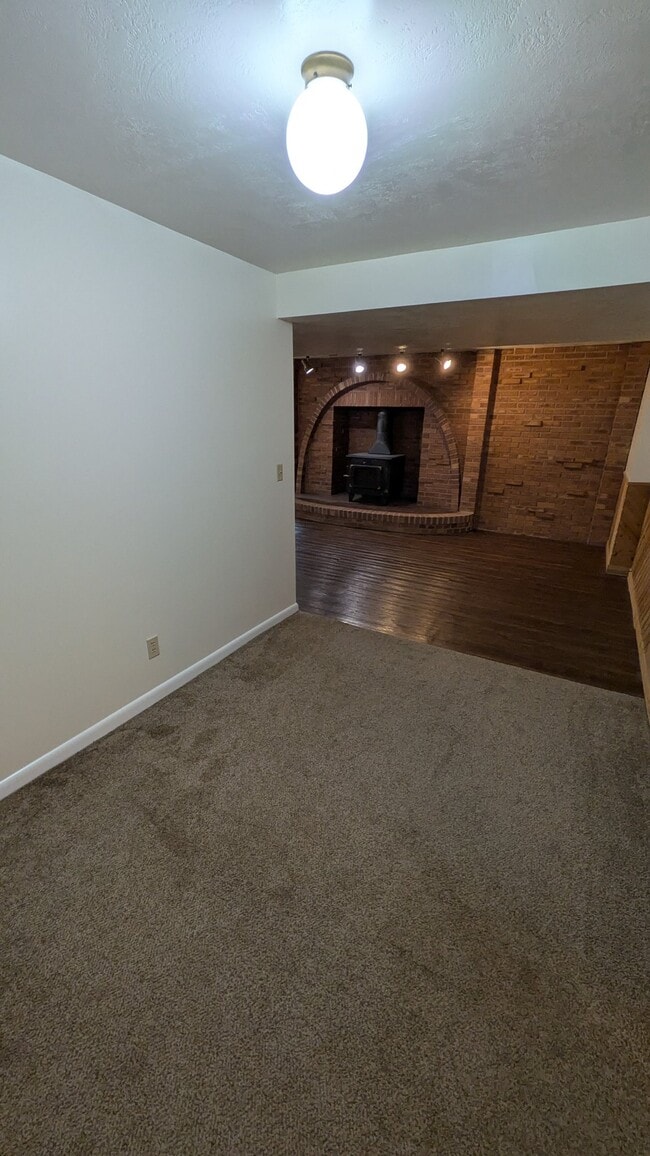 Photo - 1168 E Raymond Rd