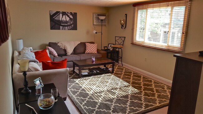 Photo - 14 Cunliffe Way Unit 14