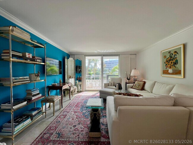 139 Sunrise Ave Unit 204