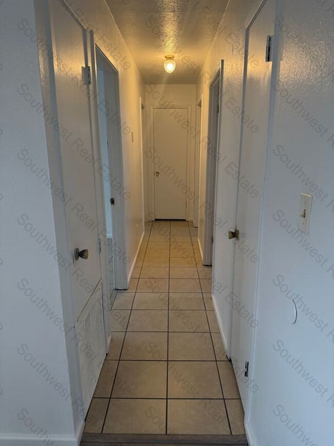 Photo - Cute 3 bedroom 1 bath home.