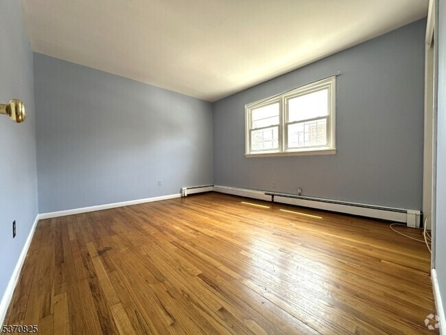 Building Photo - 87 N Beverwyck Rd Rental
